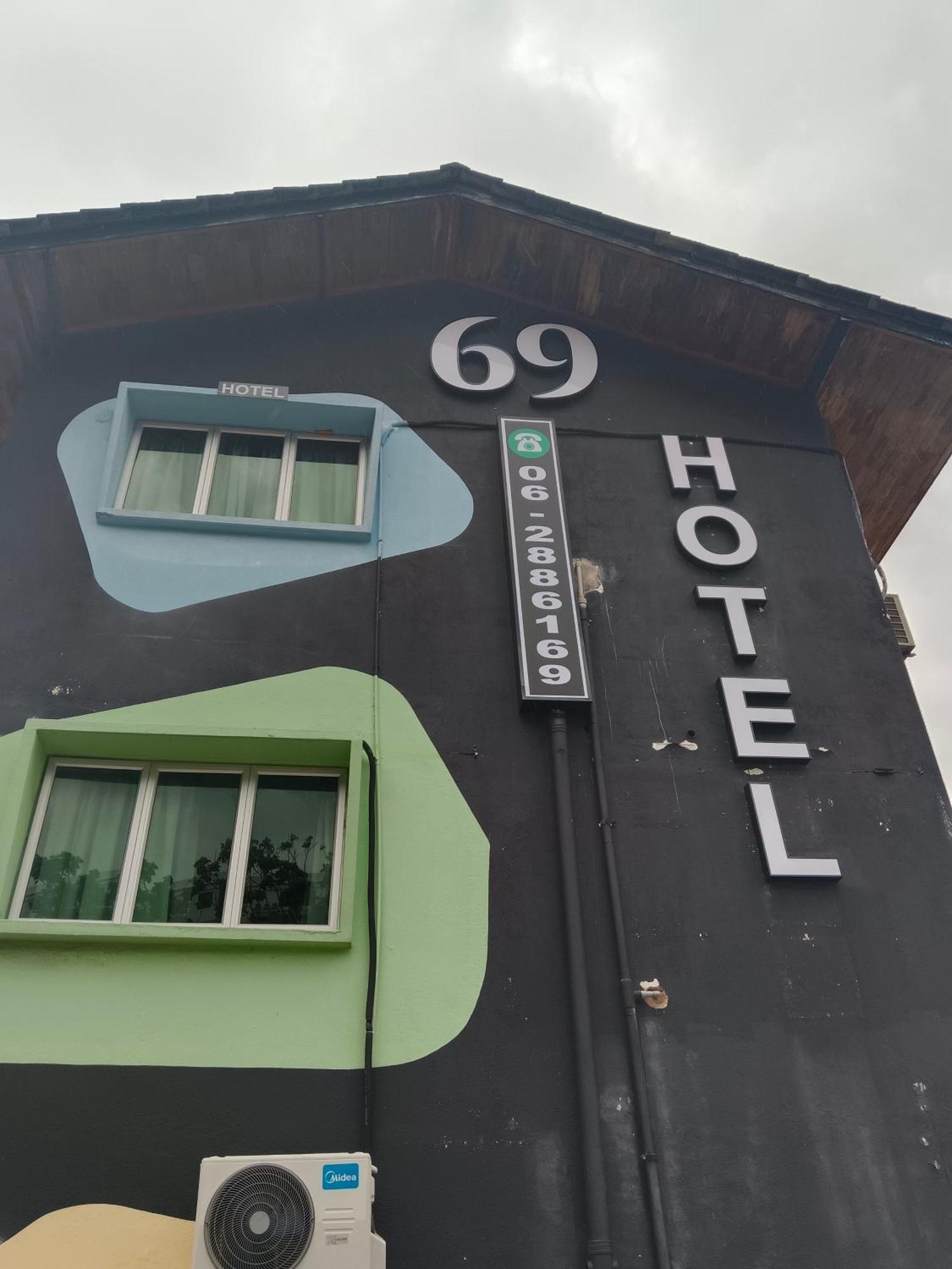 69 Hotel Malacca Exterior photo